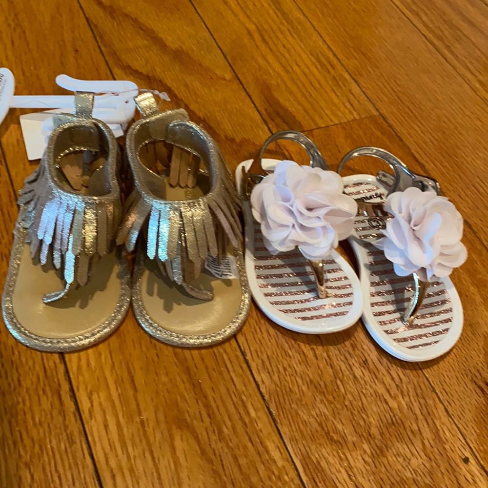 Baby girl sandals gold size 3